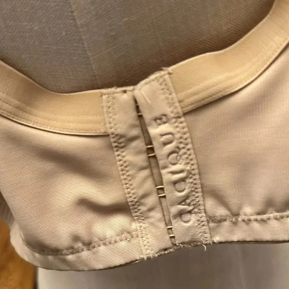 Cacique nude full coverage bra size 46C - Picture 3 of 6